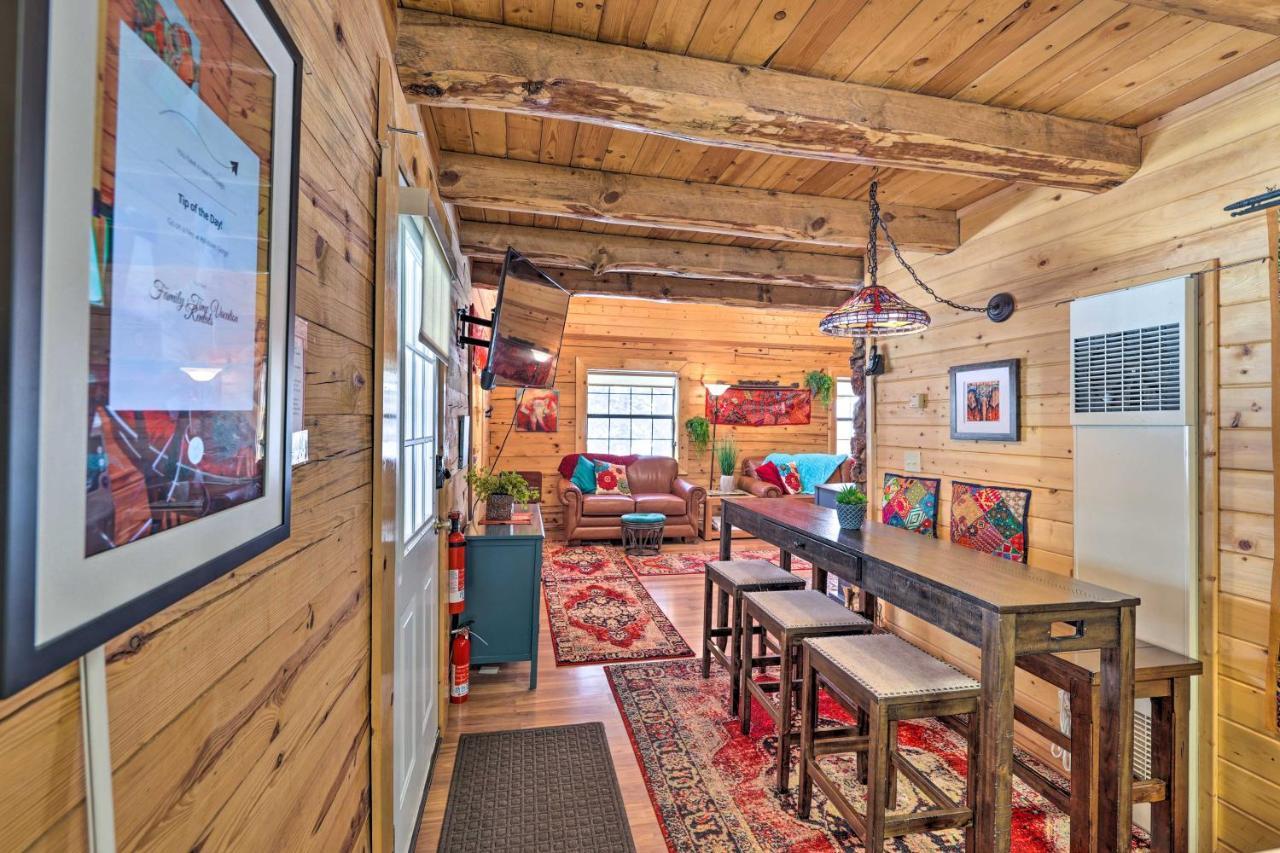 Rustic Duck Creek Village Cabin With Fire Pit! Екстер'єр фото