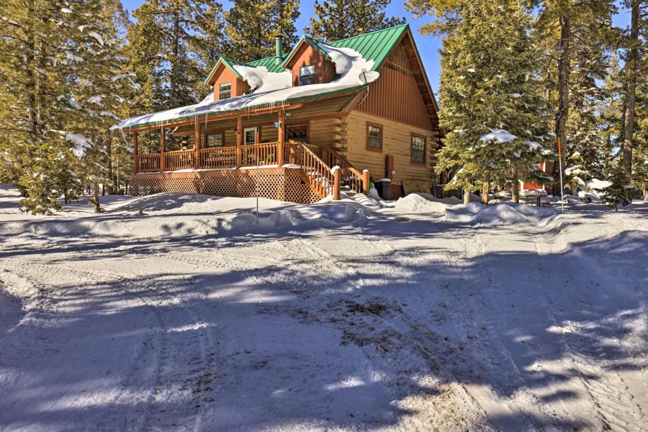 Rustic Duck Creek Village Cabin With Fire Pit! Екстер'єр фото