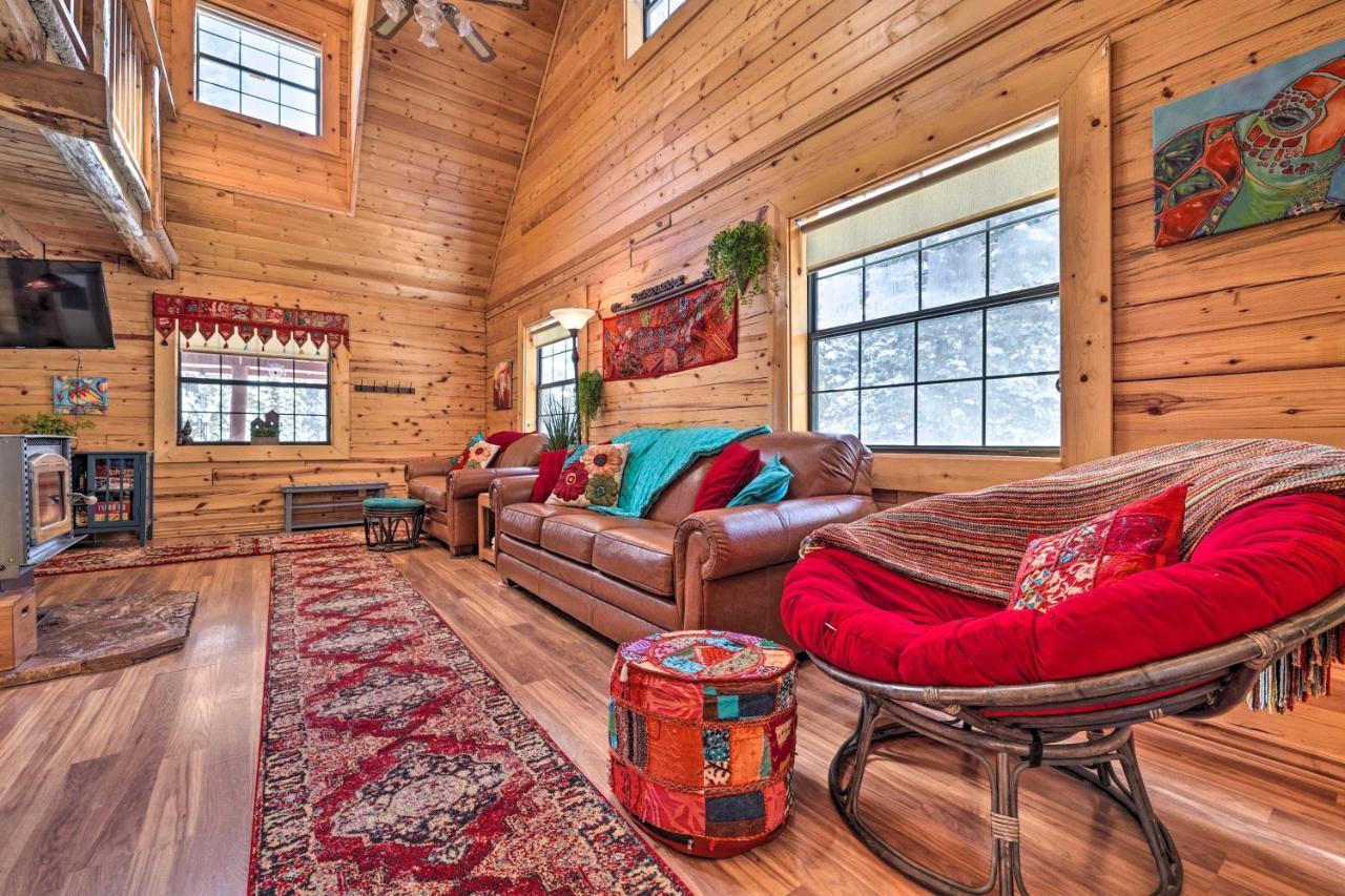Rustic Duck Creek Village Cabin With Fire Pit! Екстер'єр фото