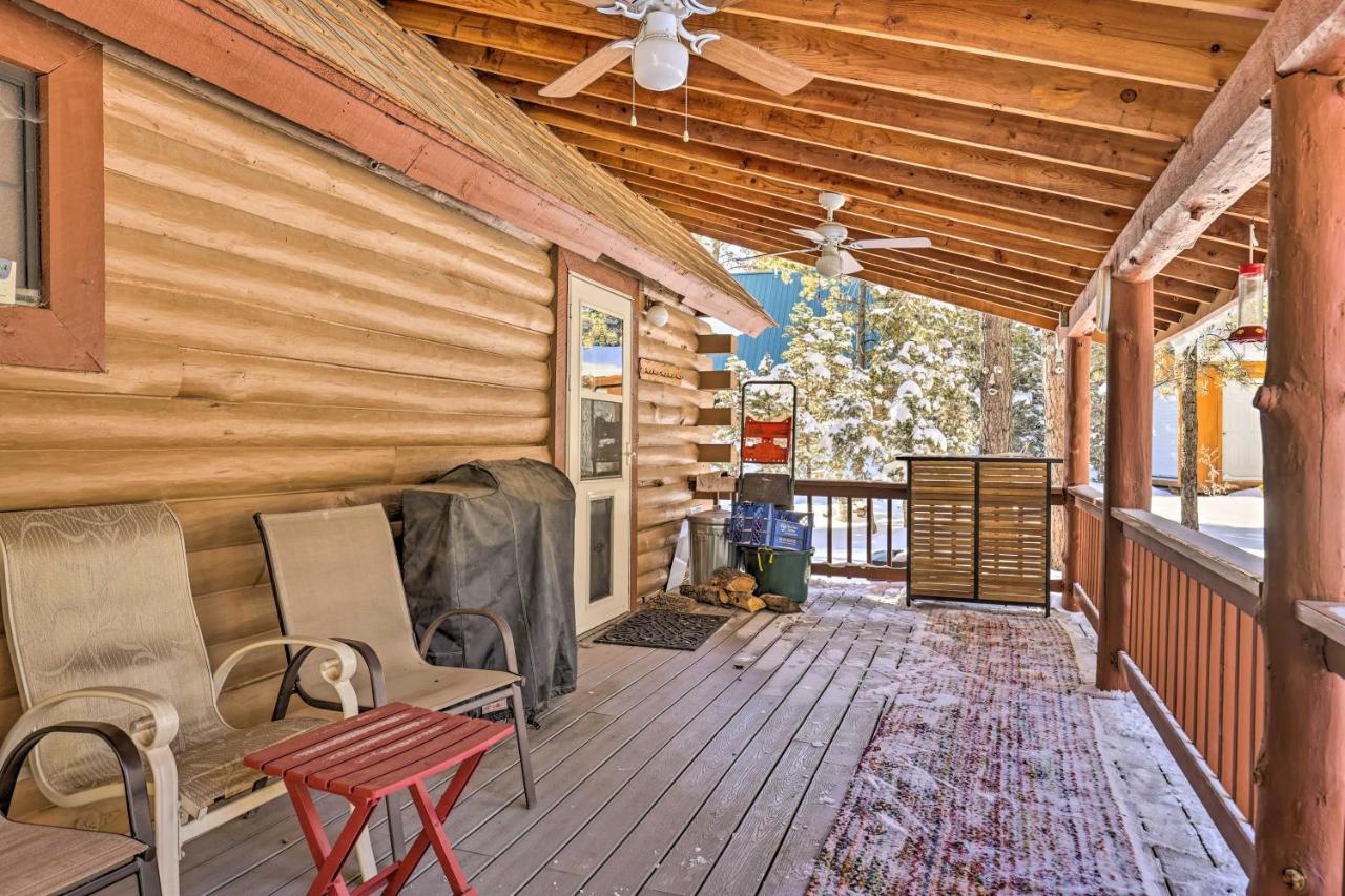 Rustic Duck Creek Village Cabin With Fire Pit! Екстер'єр фото