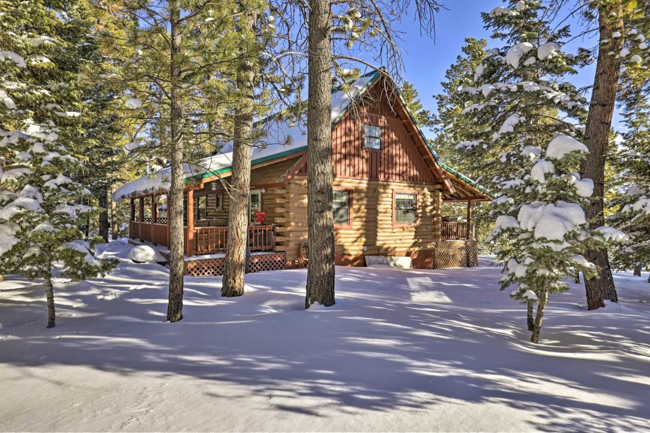 Rustic Duck Creek Village Cabin With Fire Pit! Екстер'єр фото