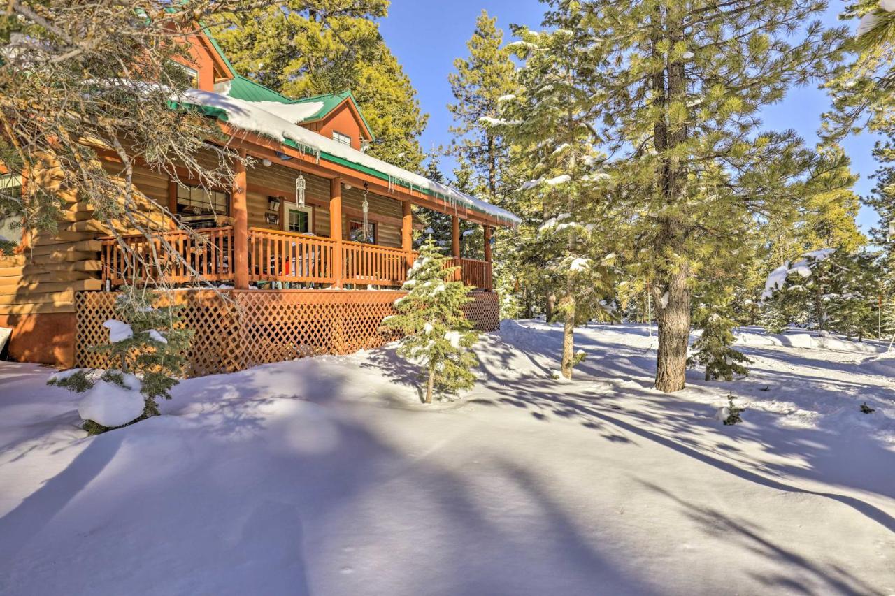 Rustic Duck Creek Village Cabin With Fire Pit! Екстер'єр фото