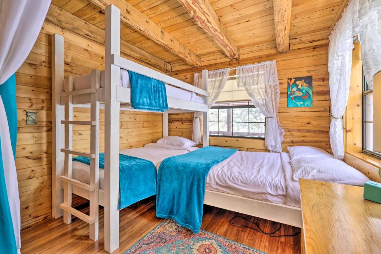 Rustic Duck Creek Village Cabin With Fire Pit! Екстер'єр фото